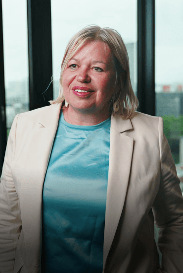 Testimonial card claudia 9c7e2a4d12